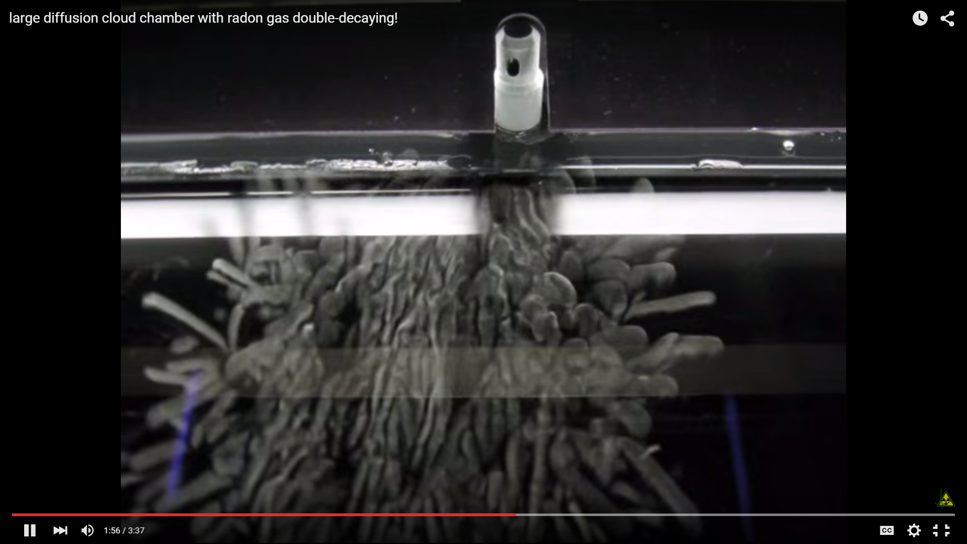 Diffusion cloud chamber with radon gas double-decaying.